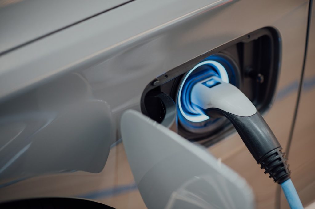 Elektromos Autó Mentése: Miben Más És Mire Kell Figyelni A Szállításnál?